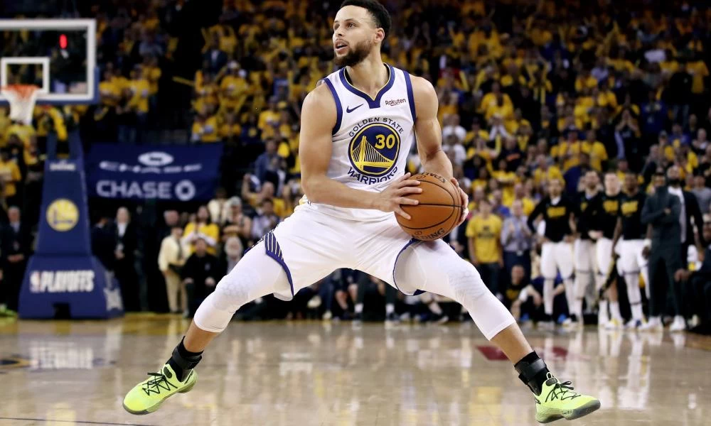 NBA: Τα εξωπραγματικά καλάθια που πέτυχε ο Στεφ Κάρι (βίντεο)